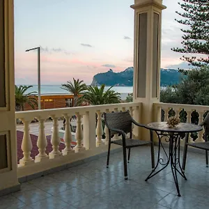 Hotel La Del Mare